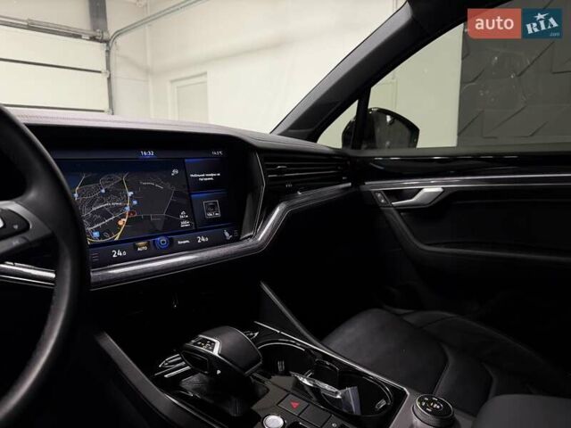 Черный Фольксваген Туарег, объемом двигателя 2.97 л и пробегом 123 тыс. км за 49900 $, фото 31 на Automoto.ua