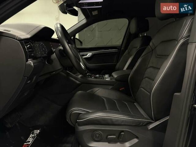 Черный Фольксваген Туарег, объемом двигателя 2.97 л и пробегом 123 тыс. км за 49900 $, фото 43 на Automoto.ua