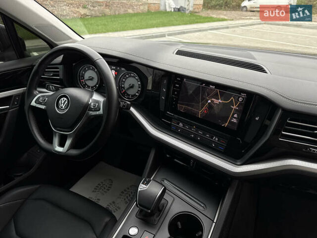 Фольксваген Туарег 2019 в Дубно на Automoto.ua Черный Фольксваген Туарег, объемом двигателя 3 л и пробегом 48 тыс. км за 43500 $, фото 39 на Automoto.ua