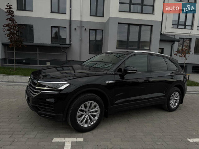 Фольксваген Туарег 2019 в Дубно на Automoto.ua Черный Фольксваген Туарег, объемом двигателя 3 л и пробегом 48 тыс. км за 43500 $, фото 2 на Automoto.ua
