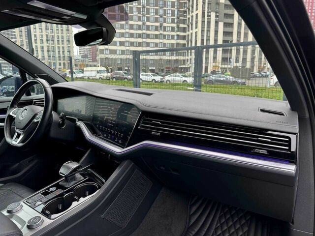 Черный Фольксваген Туарег, объемом двигателя 3 л и пробегом 141 тыс. км за 48500 $, фото 18 на Automoto.ua