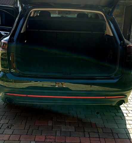 Черный Фольксваген Туарег, объемом двигателя 3 л и пробегом 149 тыс. км за 44000 $, фото 2 на Automoto.ua