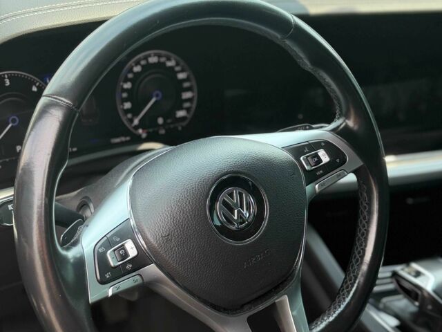 Черный Фольксваген Туарег, объемом двигателя 3 л и пробегом 163 тыс. км за 40000 $, фото 1 на Automoto.ua