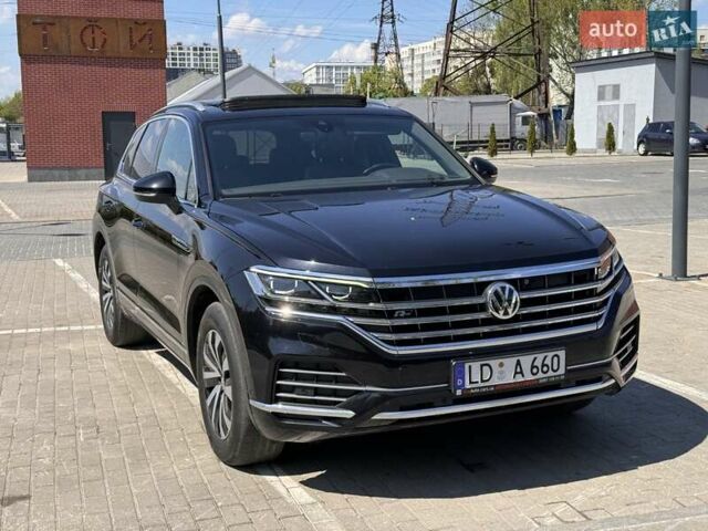 Черный Фольксваген Туарег, объемом двигателя 2.97 л и пробегом 194 тыс. км за 48200 $, фото 9 на Automoto.ua