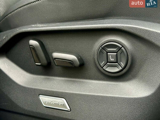 Черный Фольксваген Туарег, объемом двигателя 3 л и пробегом 141 тыс. км за 48500 $, фото 61 на Automoto.ua