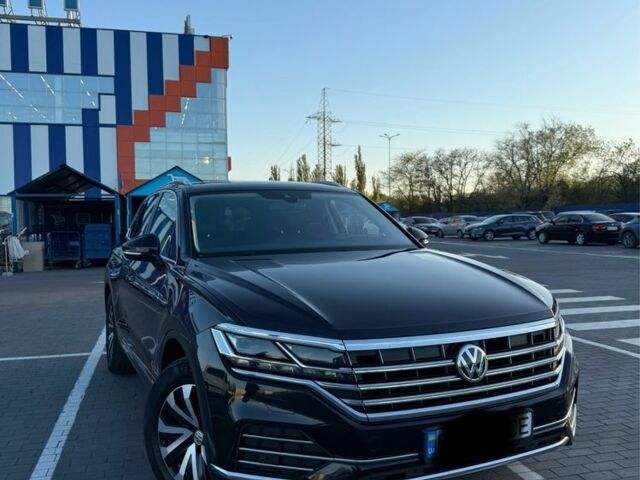 Черный Фольксваген Туарег, объемом двигателя 3 л и пробегом 147 тыс. км за 47000 $, фото 1 на Automoto.ua