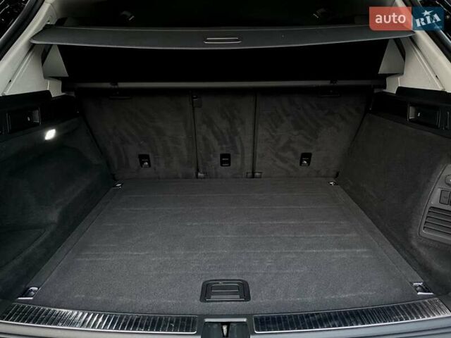 Черный Фольксваген Туарег, объемом двигателя 2.97 л и пробегом 130 тыс. км за 46999 $, фото 55 на Automoto.ua