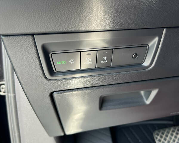 Черный Фольксваген Туарег, объемом двигателя 2.97 л и пробегом 121 тыс. км за 49800 $, фото 27 на Automoto.ua