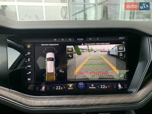 Черный Фольксваген Туарег, объемом двигателя 2.97 л и пробегом 77 тыс. км за 51000 $, фото 28 на Automoto.ua