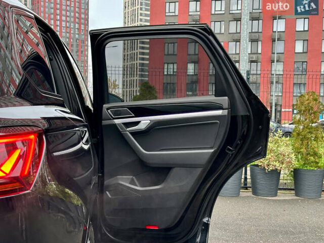 Черный Фольксваген Туарег, объемом двигателя 3 л и пробегом 141 тыс. км за 48500 $, фото 56 на Automoto.ua