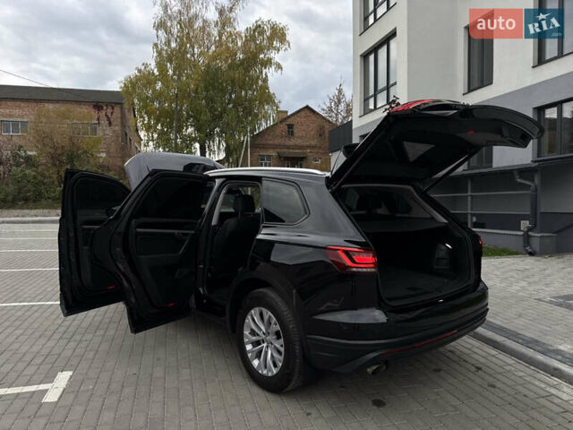 Фольксваген Туарег 2019 в Дубно на Automoto.ua Черный Фольксваген Туарег, объемом двигателя 3 л и пробегом 48 тыс. км за 43500 $, фото 70 на Automoto.ua