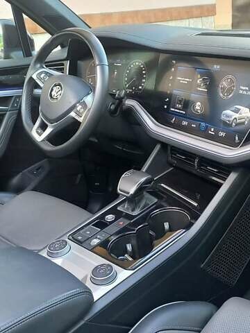 Черный Фольксваген Туарег, объемом двигателя 2.97 л и пробегом 163 тыс. км за 51500 $, фото 25 на Automoto.ua