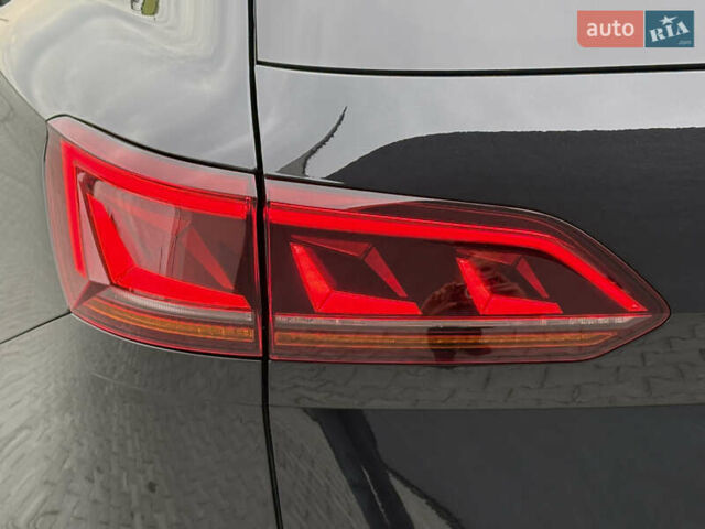 Черный Фольксваген Туарег, объемом двигателя 3 л и пробегом 188 тыс. км за 44555 $, фото 43 на Automoto.ua