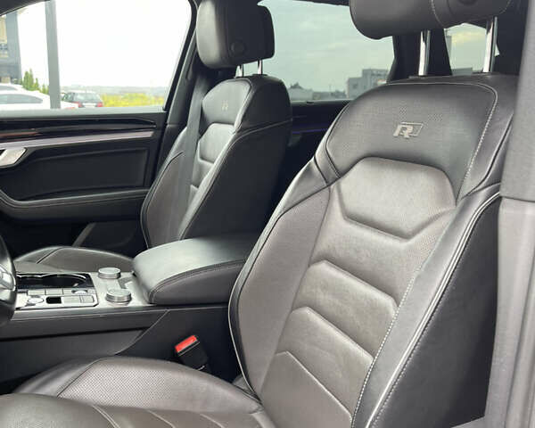 Черный Фольксваген Туарег, объемом двигателя 2.97 л и пробегом 267 тыс. км за 43900 $, фото 18 на Automoto.ua