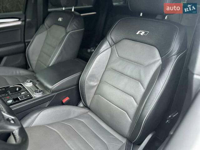 Черный Фольксваген Туарег, объемом двигателя 3 л и пробегом 115 тыс. км за 45500 $, фото 59 на Automoto.ua