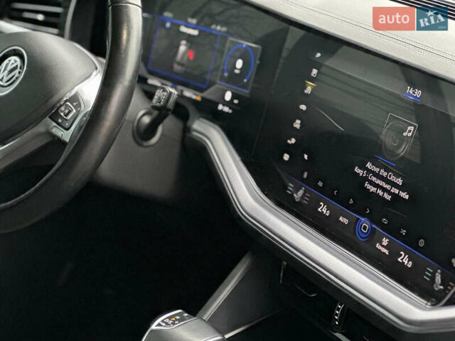 Черный Фольксваген Туарег, объемом двигателя 3 л и пробегом 115 тыс. км за 45500 $, фото 30 на Automoto.ua