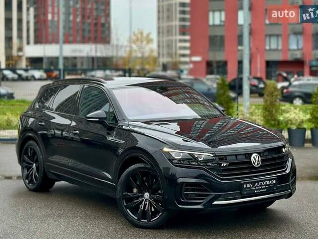 Черный Фольксваген Туарег, объемом двигателя 3 л и пробегом 141 тыс. км за 48500 $, фото 1 на Automoto.ua