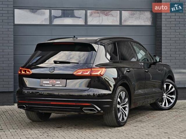 Черный Фольксваген Туарег, объемом двигателя 2.97 л и пробегом 98 тыс. км за 59980 $, фото 4 на Automoto.ua