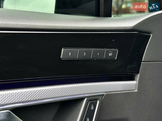 Черный Фольксваген Туарег, объемом двигателя 2.97 л и пробегом 129 тыс. км за 48500 $, фото 25 на Automoto.ua