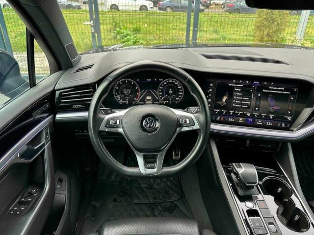 Черный Фольксваген Туарег, объемом двигателя 3 л и пробегом 141 тыс. км за 48500 $, фото 9 на Automoto.ua