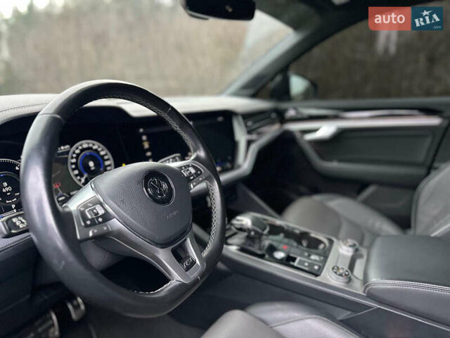 Черный Фольксваген Туарег, объемом двигателя 3 л и пробегом 115 тыс. км за 45500 $, фото 60 на Automoto.ua