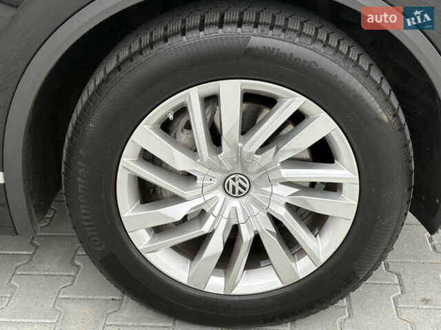 Черный Фольксваген Туарег, объемом двигателя 3 л и пробегом 188 тыс. км за 44555 $, фото 90 на Automoto.ua