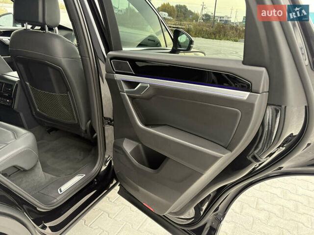 Черный Фольксваген Туарег, объемом двигателя 3 л и пробегом 188 тыс. км за 44555 $, фото 75 на Automoto.ua