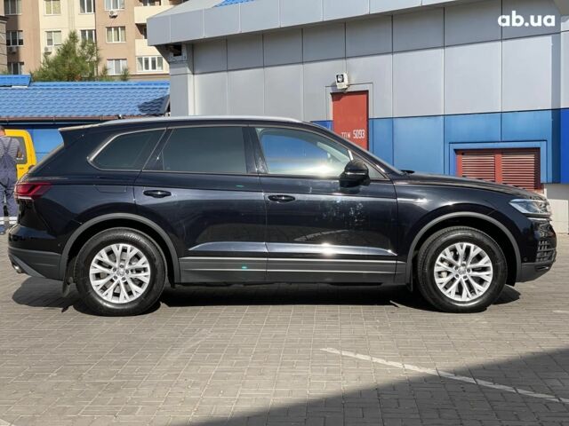Чорний Фольксваген Туарег, об'ємом двигуна 3 л та пробігом 43 тис. км за 43990 $, фото 3 на Automoto.ua