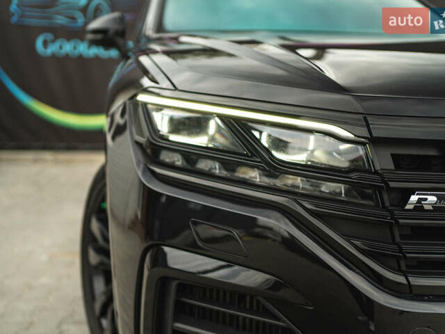 Черный Фольксваген Туарег, объемом двигателя 3.96 л и пробегом 170 тыс. км за 57777 $, фото 6 на Automoto.ua