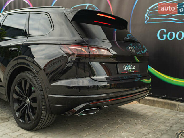 Черный Фольксваген Туарег, объемом двигателя 3.96 л и пробегом 170 тыс. км за 57777 $, фото 19 на Automoto.ua