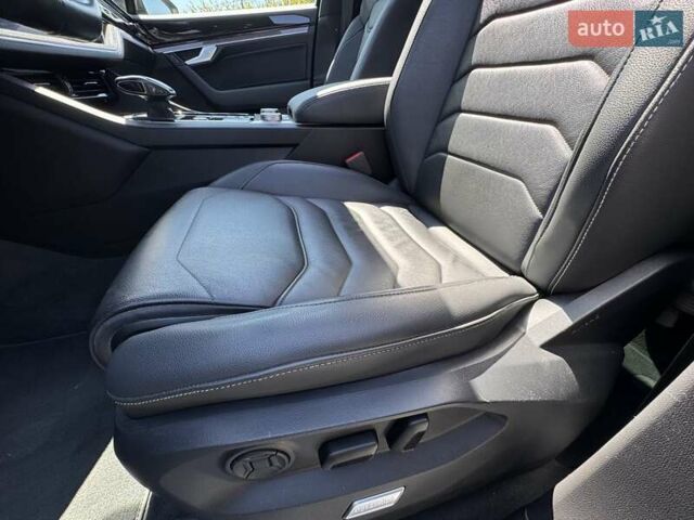 Черный Фольксваген Туарег, объемом двигателя 2.97 л и пробегом 194 тыс. км за 48200 $, фото 29 на Automoto.ua