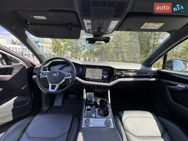 Черный Фольксваген Туарег, объемом двигателя 2.97 л и пробегом 194 тыс. км за 48200 $, фото 33 на Automoto.ua