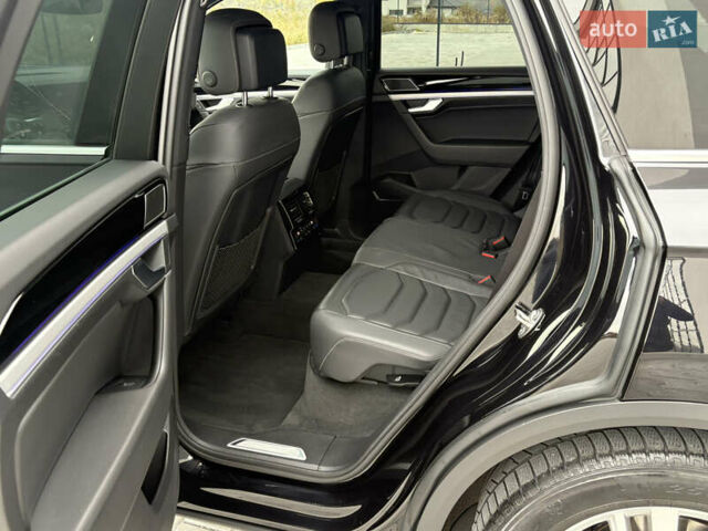 Черный Фольксваген Туарег, объемом двигателя 3 л и пробегом 188 тыс. км за 44555 $, фото 68 на Automoto.ua