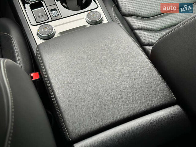 Черный Фольксваген Туарег, объемом двигателя 2.97 л и пробегом 129 тыс. км за 48500 $, фото 54 на Automoto.ua