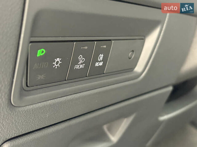 Черный Фольксваген Туарег, объемом двигателя 3 л и пробегом 188 тыс. км за 44555 $, фото 67 на Automoto.ua