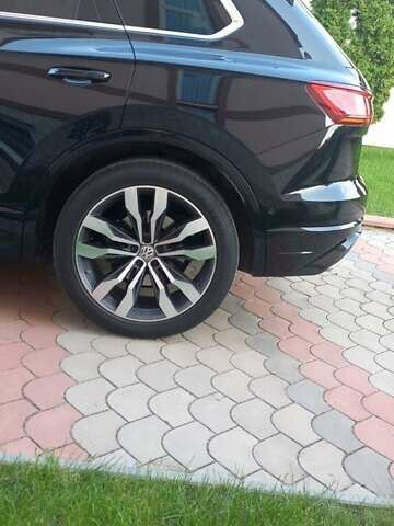 Черный Фольксваген Туарег, объемом двигателя 2.97 л и пробегом 163 тыс. км за 51500 $, фото 28 на Automoto.ua