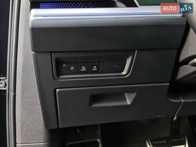 Черный Фольксваген Туарег, объемом двигателя 2.97 л и пробегом 98 тыс. км за 59980 $, фото 29 на Automoto.ua