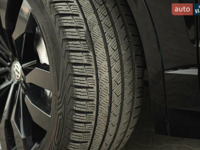 Черный Фольксваген Туарег, объемом двигателя 3.96 л и пробегом 170 тыс. км за 57777 $, фото 14 на Automoto.ua