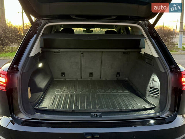 Черный Фольксваген Туарег, объемом двигателя 2.97 л и пробегом 165 тыс. км за 39900 $, фото 28 на Automoto.ua