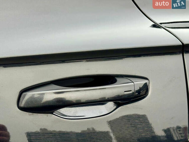 Черный Фольксваген Туарег, объемом двигателя 3 л и пробегом 141 тыс. км за 48500 $, фото 19 на Automoto.ua