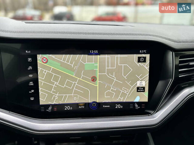 Черный Фольксваген Туарег, объемом двигателя 2.97 л и пробегом 129 тыс. км за 48500 $, фото 60 на Automoto.ua