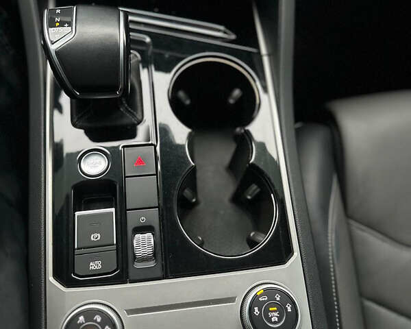 Черный Фольксваген Туарег, объемом двигателя 3 л и пробегом 115 тыс. км за 45500 $, фото 62 на Automoto.ua