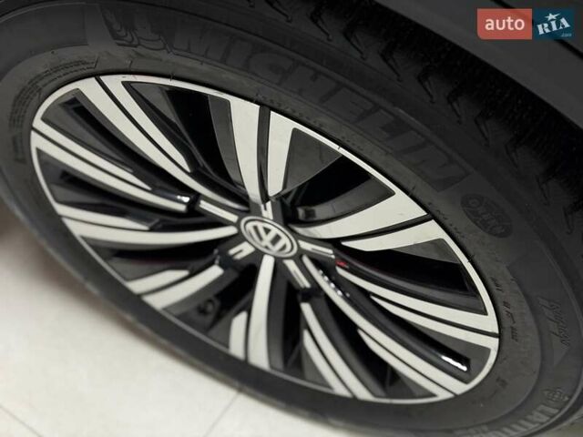 Черный Фольксваген Туарег, объемом двигателя 2.97 л и пробегом 123 тыс. км за 49900 $, фото 14 на Automoto.ua