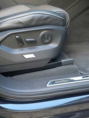 Черный Фольксваген Туарег, объемом двигателя 2.97 л и пробегом 163 тыс. км за 51500 $, фото 8 на Automoto.ua