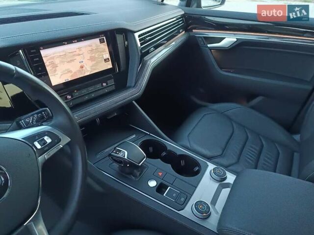 Чорний Фольксваген Туарег, об'ємом двигуна 2.97 л та пробігом 255 тис. км за 41500 $, фото 49 на Automoto.ua