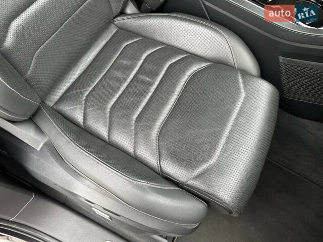 Черный Фольксваген Туарег, объемом двигателя 2.97 л и пробегом 129 тыс. км за 48500 $, фото 47 на Automoto.ua