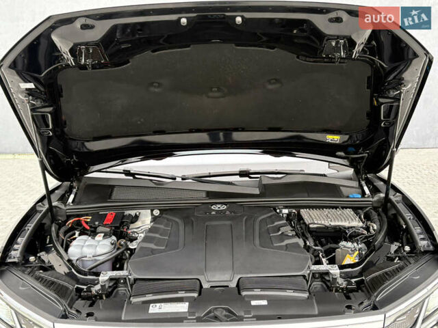 Черный Фольксваген Туарег, объемом двигателя 3 л и пробегом 188 тыс. км за 44555 $, фото 94 на Automoto.ua