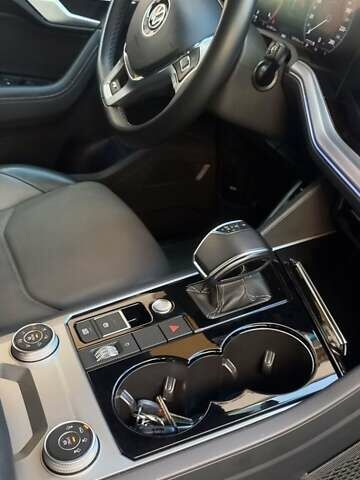 Черный Фольксваген Туарег, объемом двигателя 2.97 л и пробегом 163 тыс. км за 51500 $, фото 9 на Automoto.ua