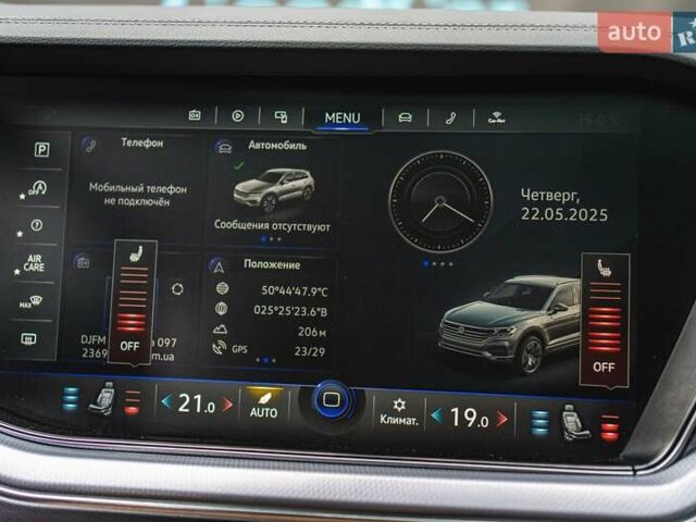 Черный Фольксваген Туарег, объемом двигателя 3.96 л и пробегом 170 тыс. км за 57777 $, фото 81 на Automoto.ua