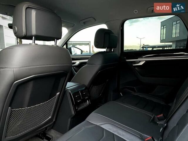 Черный Фольксваген Туарег, объемом двигателя 2.97 л и пробегом 130 тыс. км за 46999 $, фото 52 на Automoto.ua